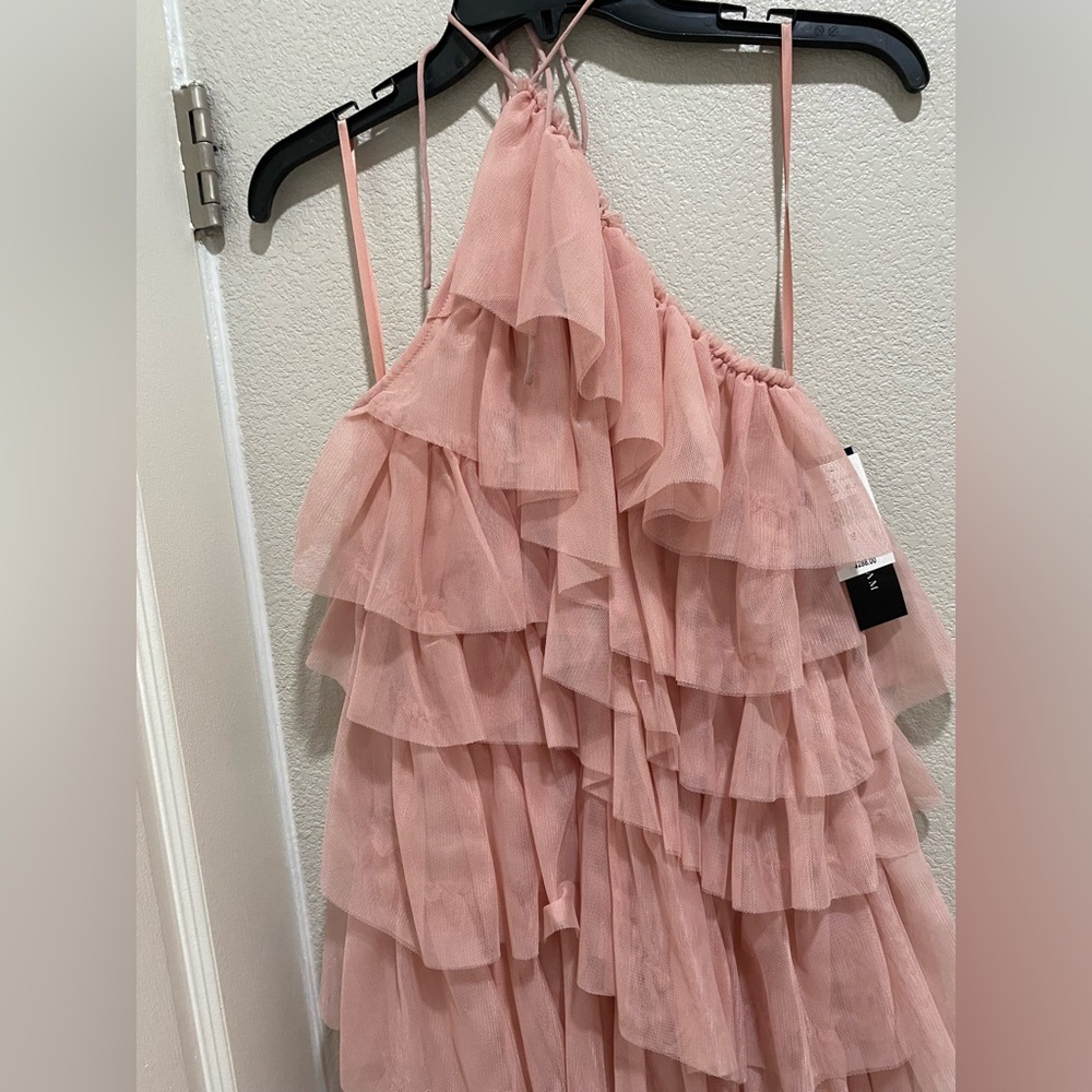 NWT Betsy & Adam
Women's layered Ruffle Halter Gown size 8, 12 - Picture 10 of 16